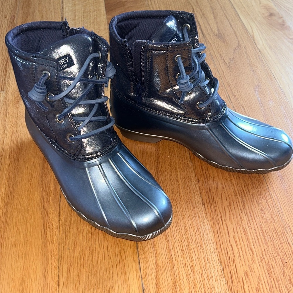 NWT - girls blue / metallic sperry duck boots sz 3 (see minor flaws)